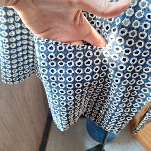 Chico's "Eyelet Blazer LS Jacket Tonga Navy" Size 1, #570229451 - Picture 9 of 14